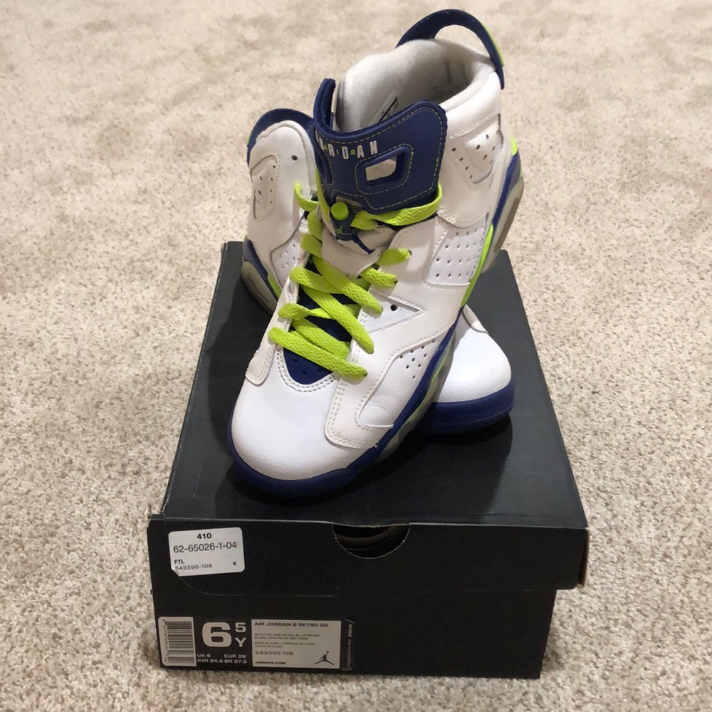 Air Jordan 6 Retro sneakers
